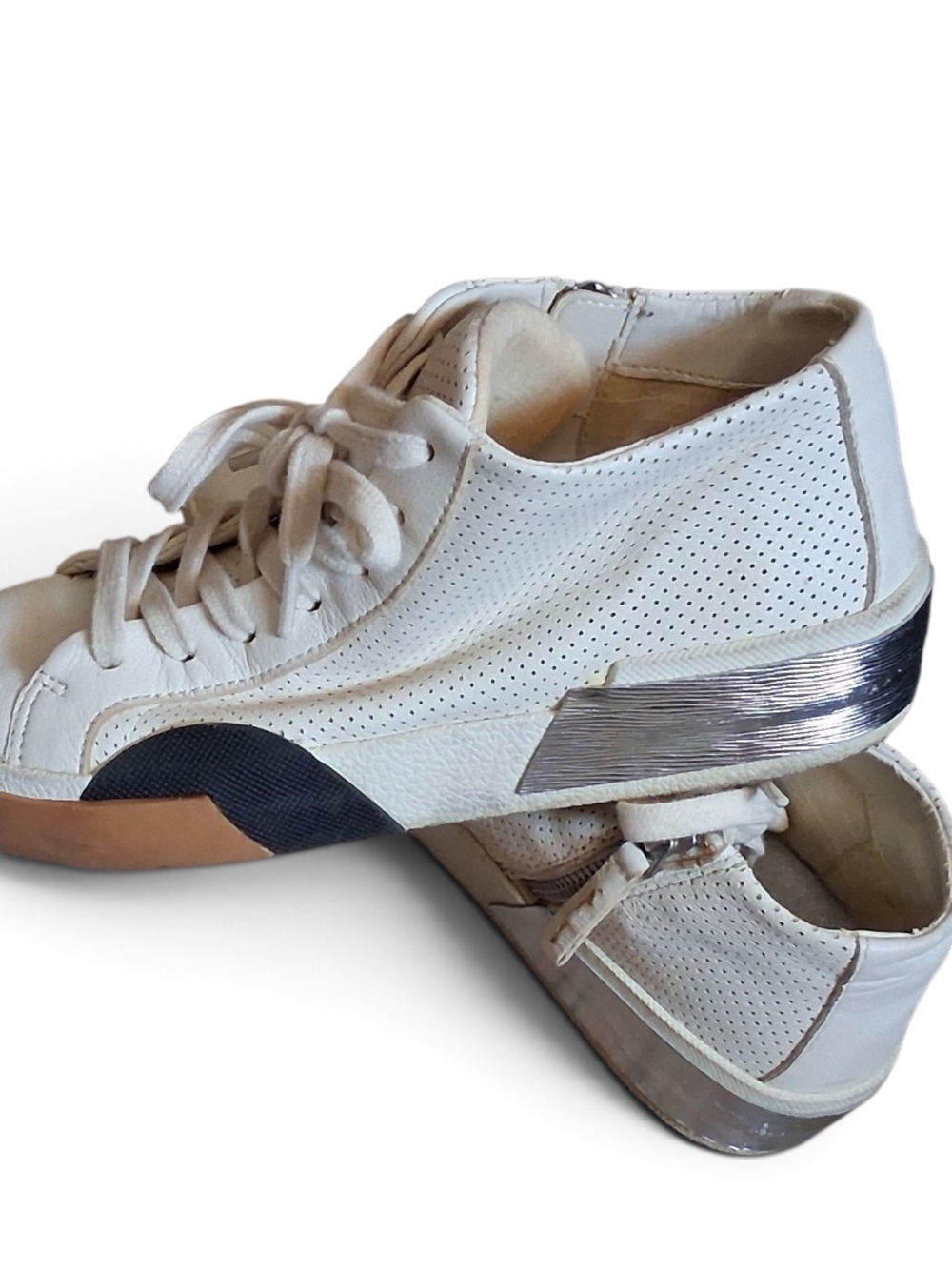 White Perforated Leather Lace-Up Sneakers /Metallic Accent Dolce Vita size 7.5